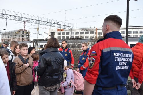 Волонтеры вуза встретили детей из Белгородской области 
