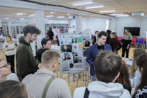 Стендовая сессия аспирантов Университета Льва Толстого