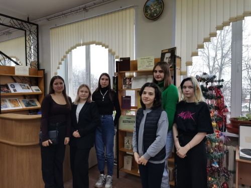 Студенты Института детства получили возможность полистать старинные клавиры