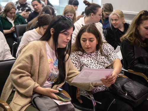 Приглашаем родителей на вебинары #РодительскаяГостиная