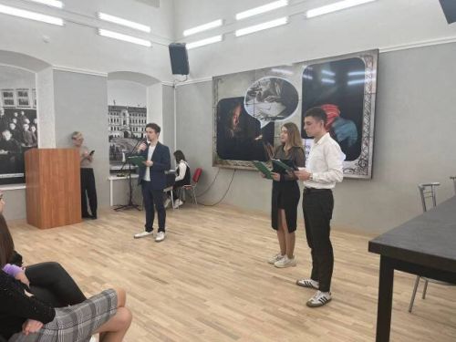 «Все же непростая штука - жизнь: к юбилею Юлии Друниной»