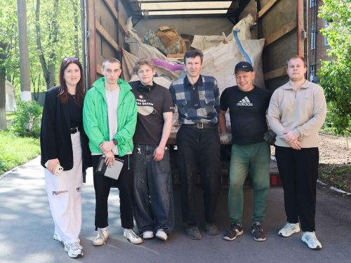 Сдали макулатуру — спасли деревья