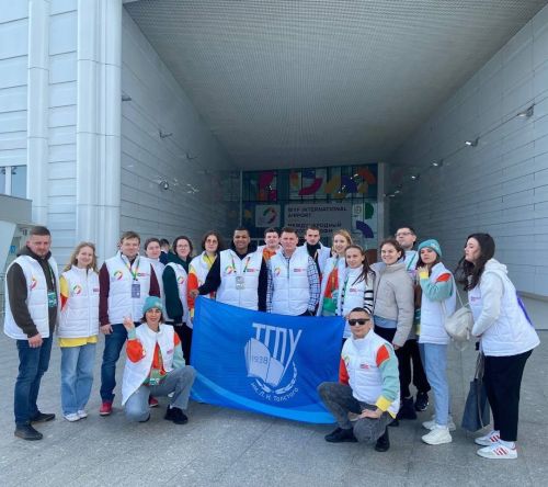 Ректор Константин Подрезов поздравляет с Днем российского студенчества