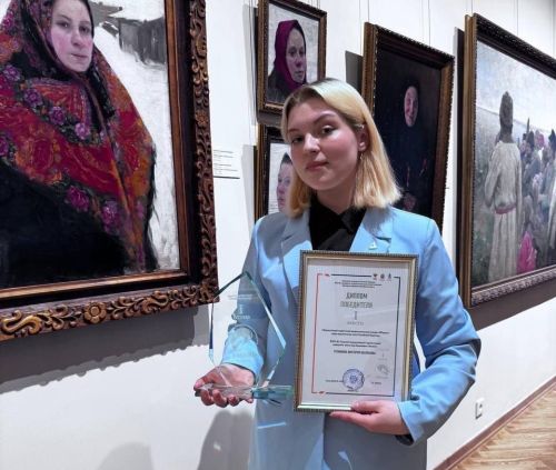 Студентка факультета русской филологии и документоведения представила лучшие решения в финале конкурса «#ЯПедагог»