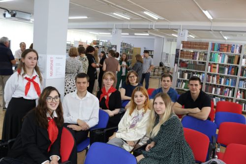 Верность традициям!