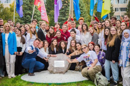 Ректор Константин Подрезов поздравляет с Днем молодёжи