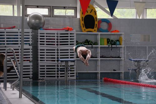 Открытое первенство по плаванию в ТГПУ: праздник спорта и памяти