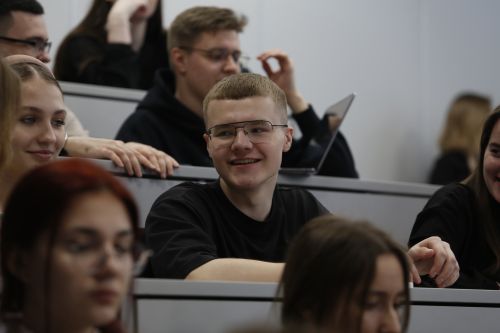 Почти 12 тысяч заявлений поданы абитуриентами в Университет Льва Толстого