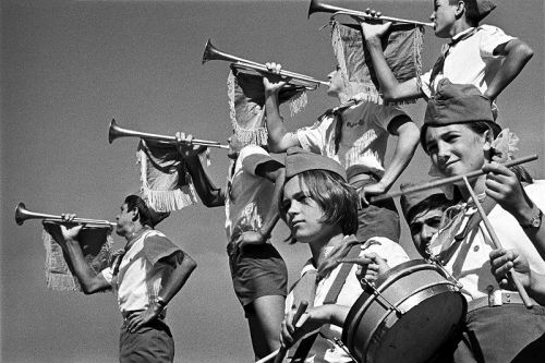 Взвейтесь кострами, синие ночи…