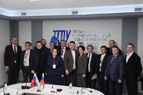 Константин Подрезов встретился с иностранными делегатами международного форума