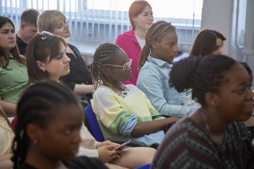 Язык приближения.  Тактильная коммуникация: возможности и ограничения