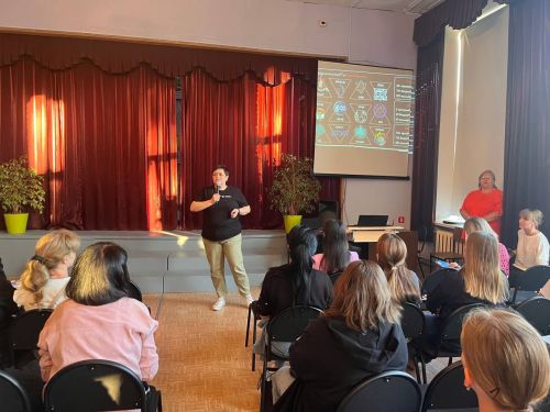 Университет Льва Толстого дал старт родительским собраниям в школах Тулы