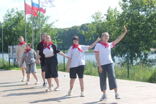 Мистер и Мисс «Бесконечное лето»