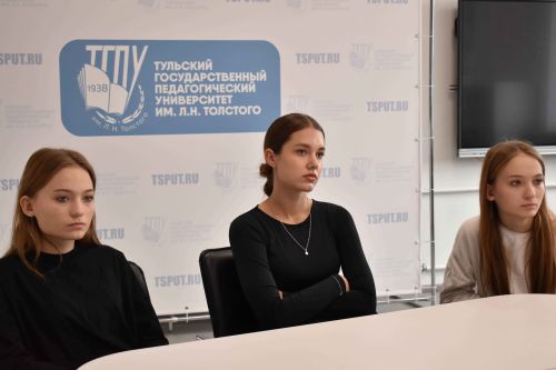 Смена «Мегашкола, или Креативное наставничество» посетила Университет Льва Толстого