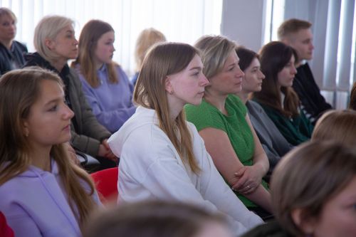 Цикл вебинаров в рамках родительской гостиной «Лето с пользой»
