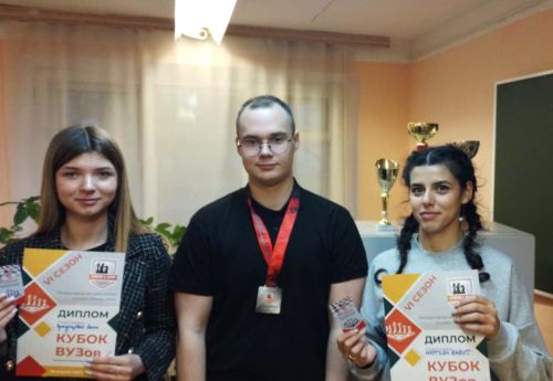 Студент завоевал серебро на Международном шахматном онлайн-турнире