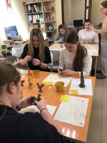 Институт детства осваивает народные промыслы