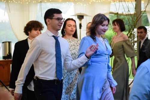 Нам расставаться настала пора 