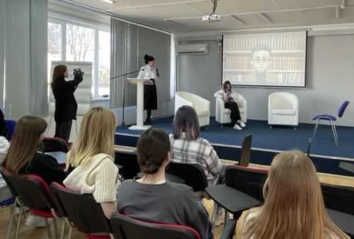 Семейная гостиная в Год Семьи