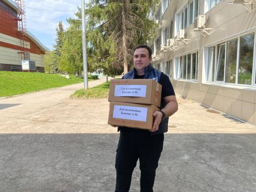 Волонтеры университета передали подарки ко дню создания 106-й дивизии ВДВ