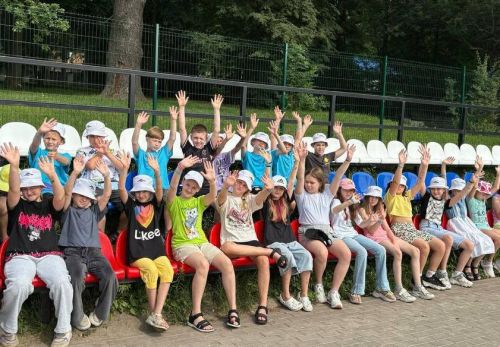 Дети, находящиеся на летних сменах, продолжают погружаться в «Мир сказок»