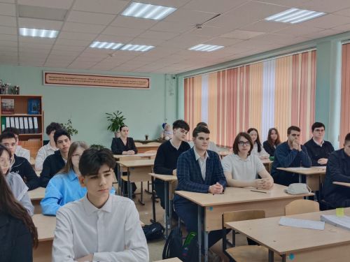 Студенты Института детства помогли в проведении всероссийских проверочных работ