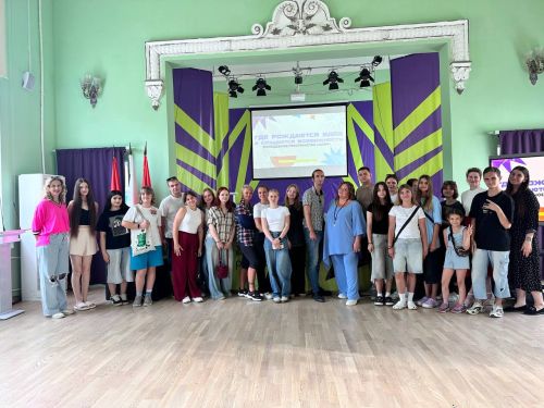 Молодые ученые дебютировали на Пространстве Газон