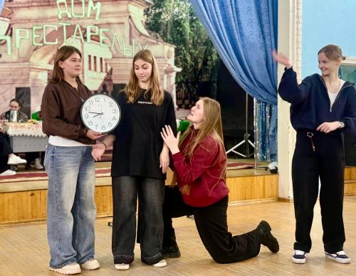 Первокурсники филфака оживили комедийные сериалы нулевых