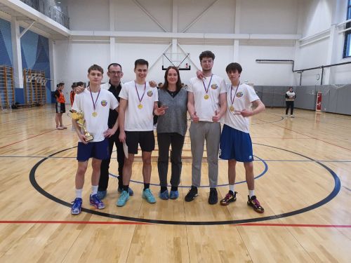 Золотые баскетболисты