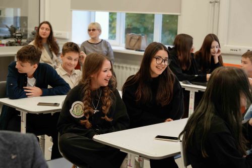 Первые занятия клуба «Путь в технологии» 