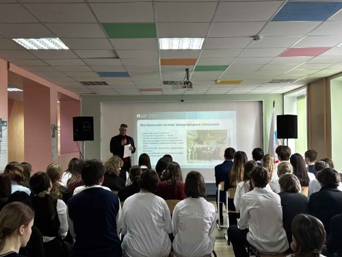 Активная просветительская деятельность от общества «Знание» и Университета Льва Толстого